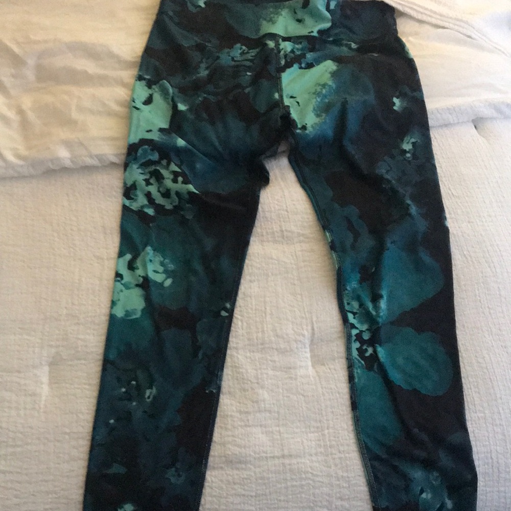 Fabletics leggings.